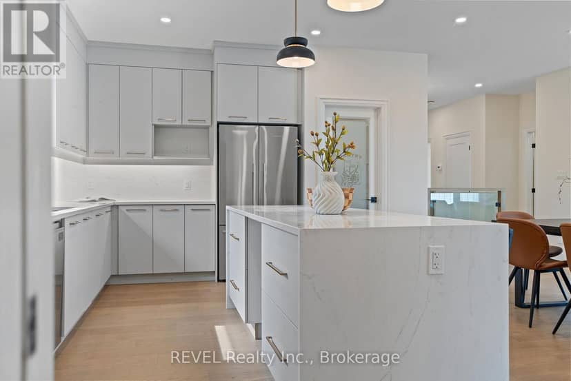 11 Accursi Crescent — photo 17 of 40