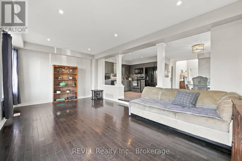 8501 Kelsey Crescent — photo 18 of 40