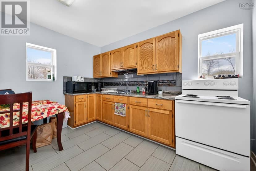 294 QUEEN Street — photo 24 of 37