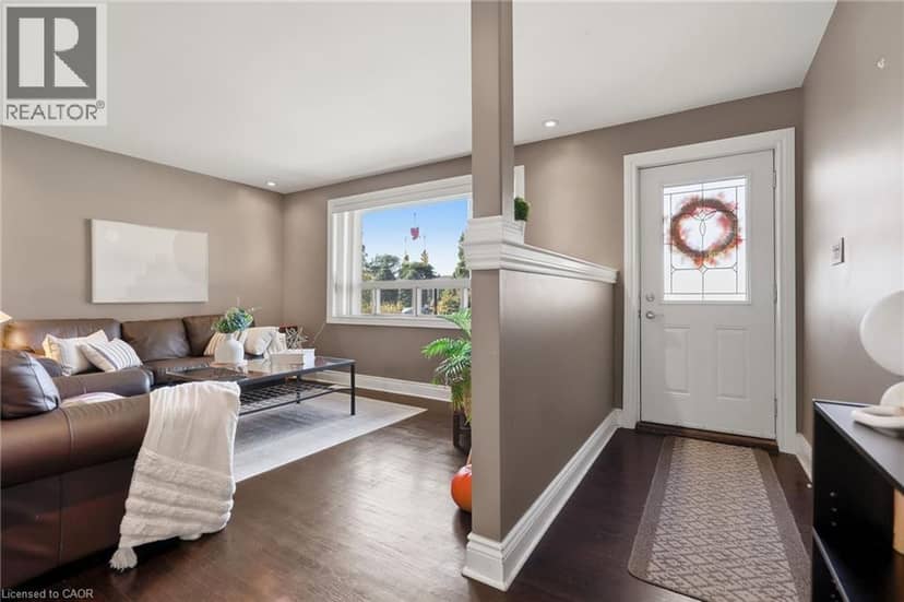 660 WICKENS Avenue, Burlington, photo 4