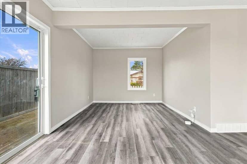 9904 101 Avenue — photo 15 of 28