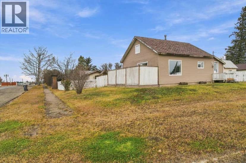 9904 101 Avenue, Hythe, photo 3