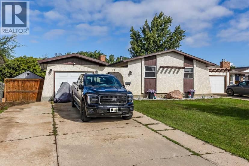 76 Cypress Way SE, Medicine Hat, photo 3