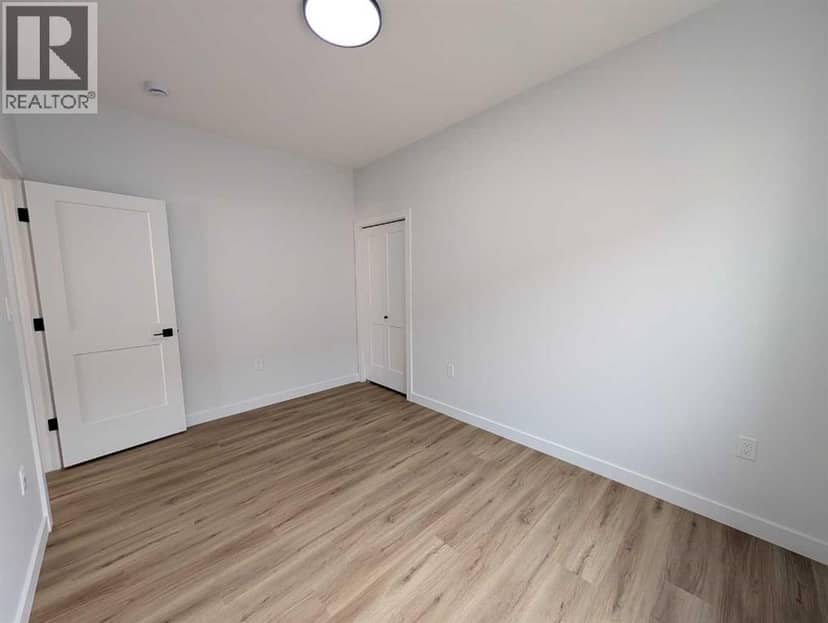 328 Somerside Road SE — photo 17 of 40