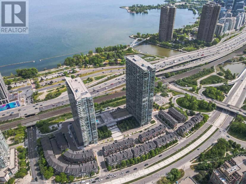 2014 - 105 The Queensway Way, Toronto