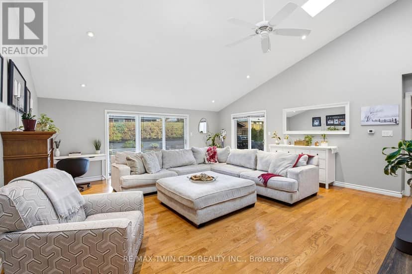 47 Eastwood Drive — photo 18 of 39