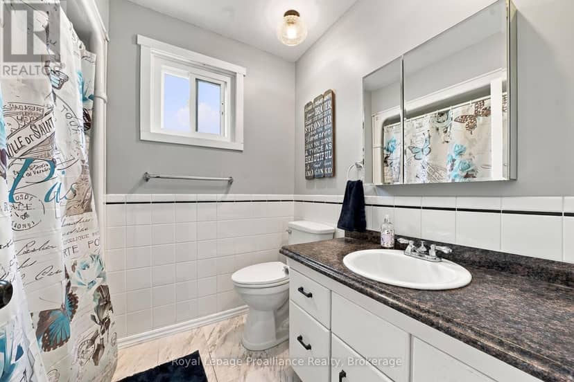 619 Ashley Street — photo 15 of 39