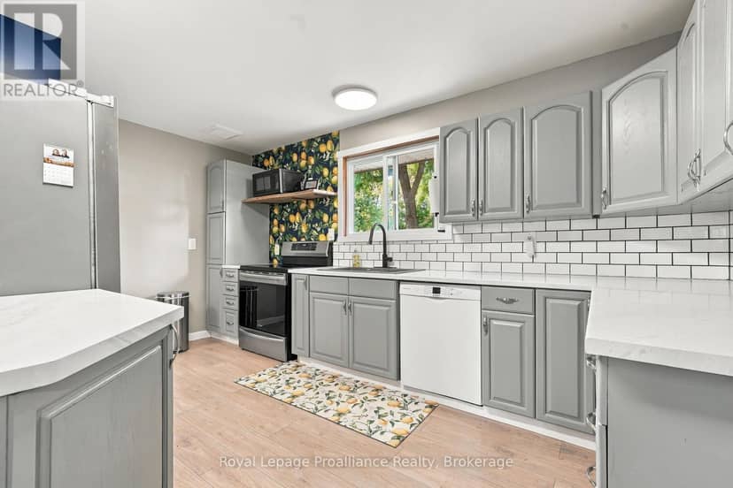 619 Ashley Street — photo 8 of 39