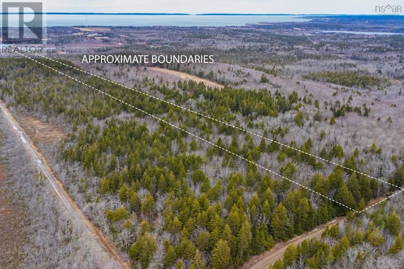 Lot, Peter Leblanc Road — photo 4 of 16