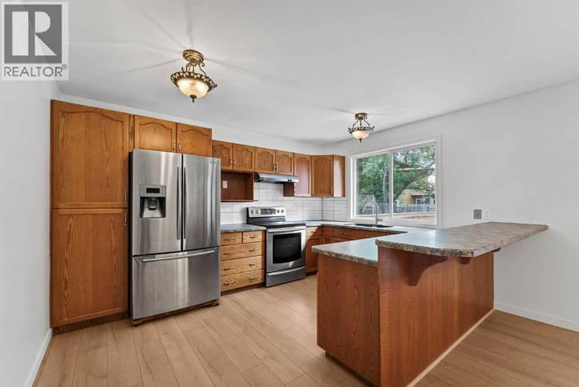 642 Lakewood Road E — photo 11 of 40
