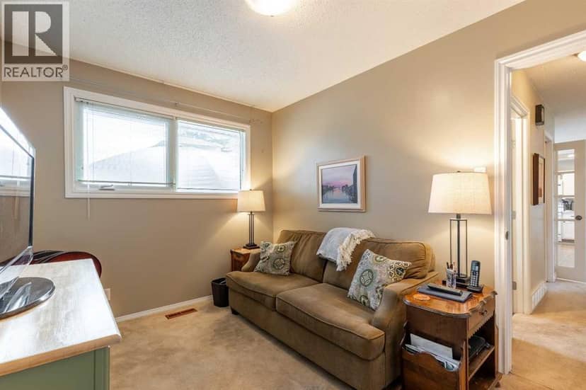 10 Seneca Place W — photo 15 of 40