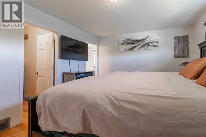 3104 22 Street — photo 17 of 40