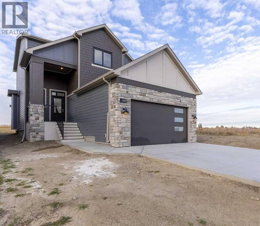 382 Canyon Meadows Road W, Lethbridge, photo 2
