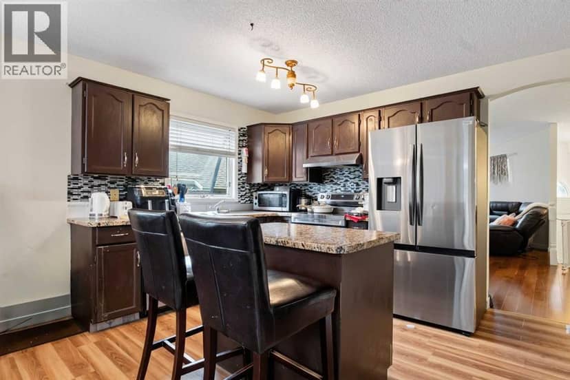 403 Shawinigan Drive SW — photo 10 of 36