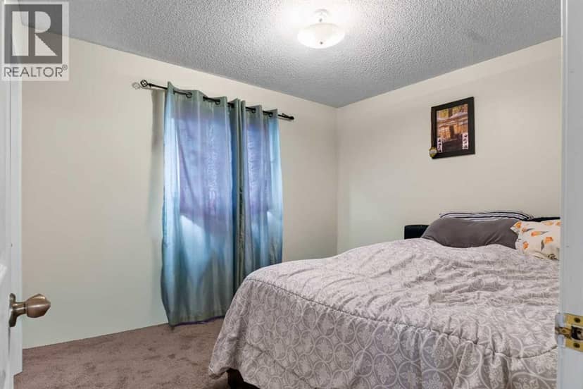403 Shawinigan Drive SW — photo 16 of 36