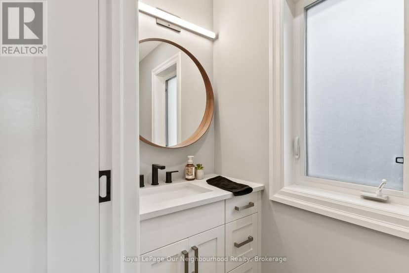 16 Bettina Place, Whitby, photo 8