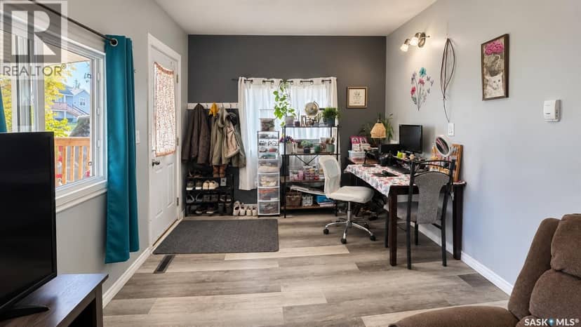 460 21st STREET E, Prince Albert, photo 2