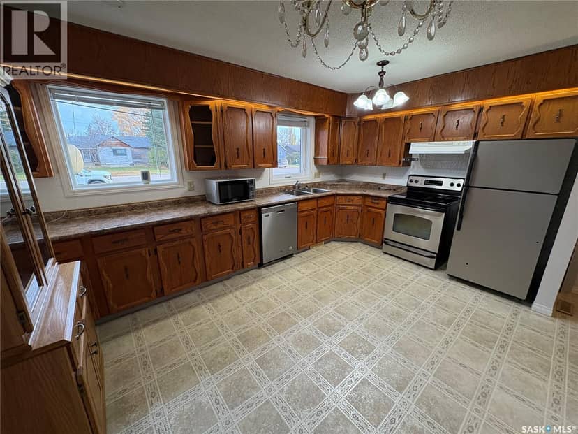 307 Carl AVENUE E — photo 14 of 26