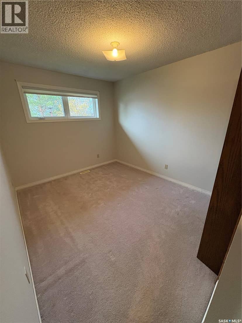 307 Carl AVENUE E — photo 20 of 26