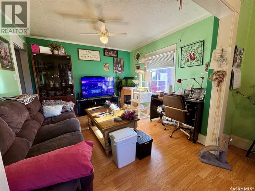 302 3rd STREET E, Wilkie, photo 3