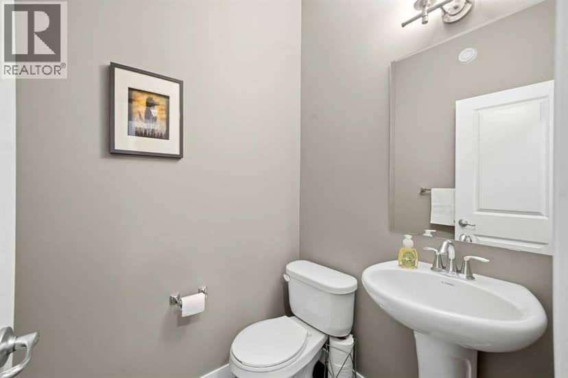 69 Walden Close SE — photo 18 of 40
