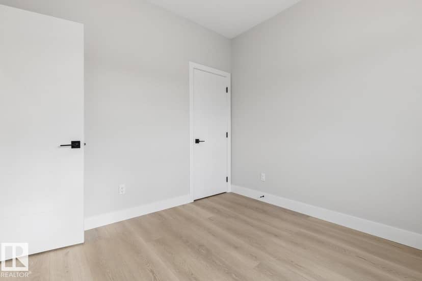 496 Robinson BV — photo 20 of 37