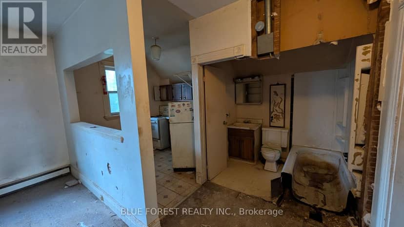 878 Trafalgar Street — photo 16 of 26