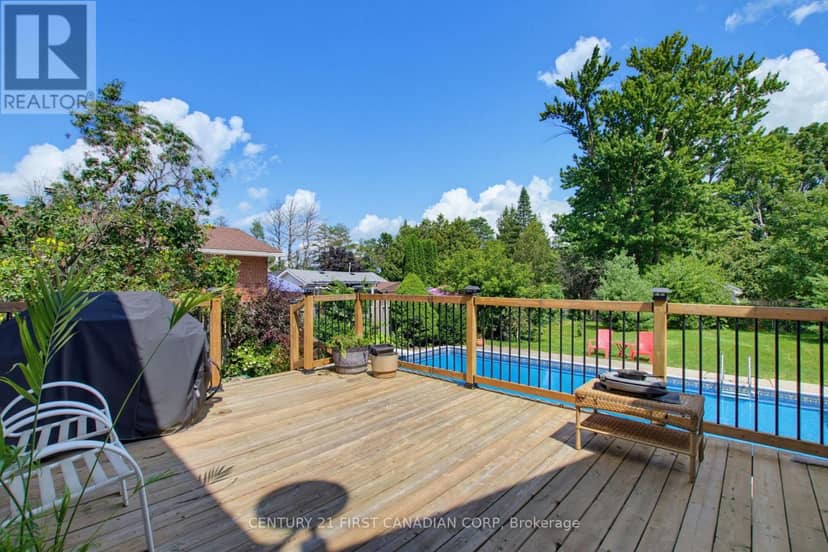 444 Forest Lawn Avenue, London East
