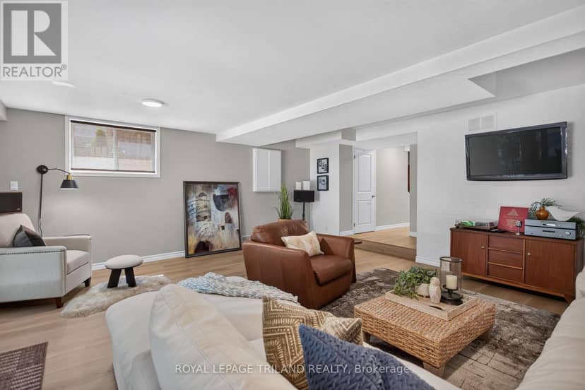 98 Rossmore Court — photo 34 of 40