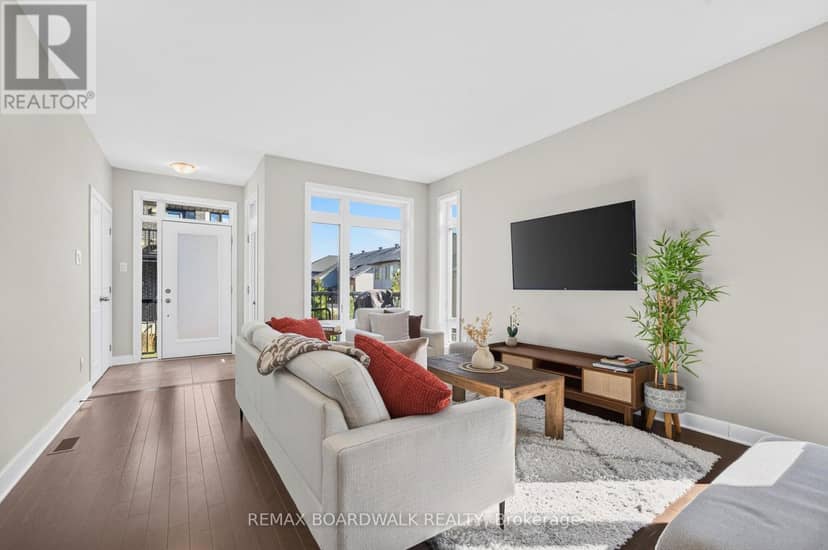 58 - 531 Crescendo Private — photo 11 of 40