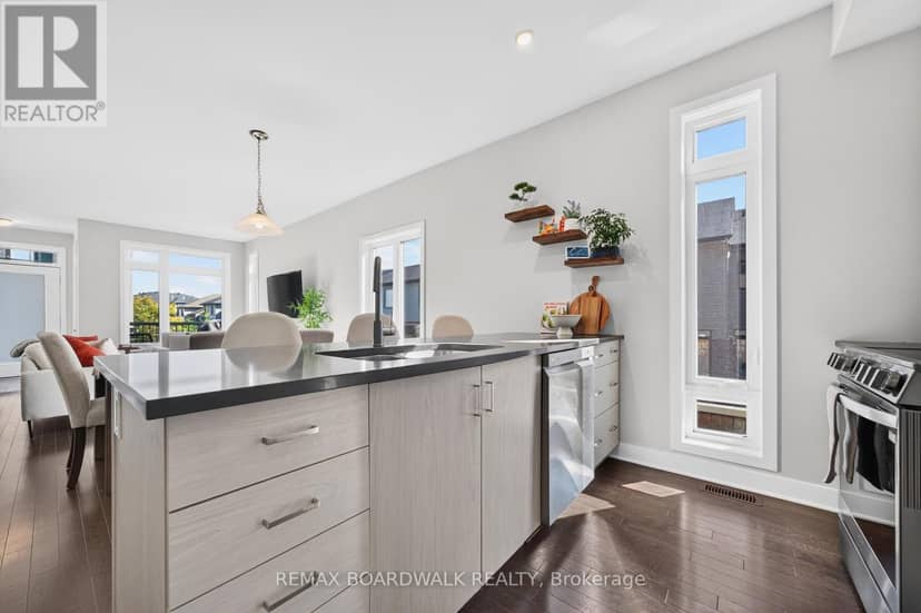 58 - 531 Crescendo Private — photo 24 of 40