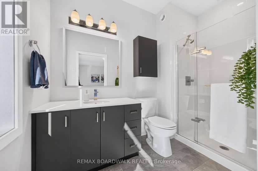 58 - 531 Crescendo Private — photo 31 of 40