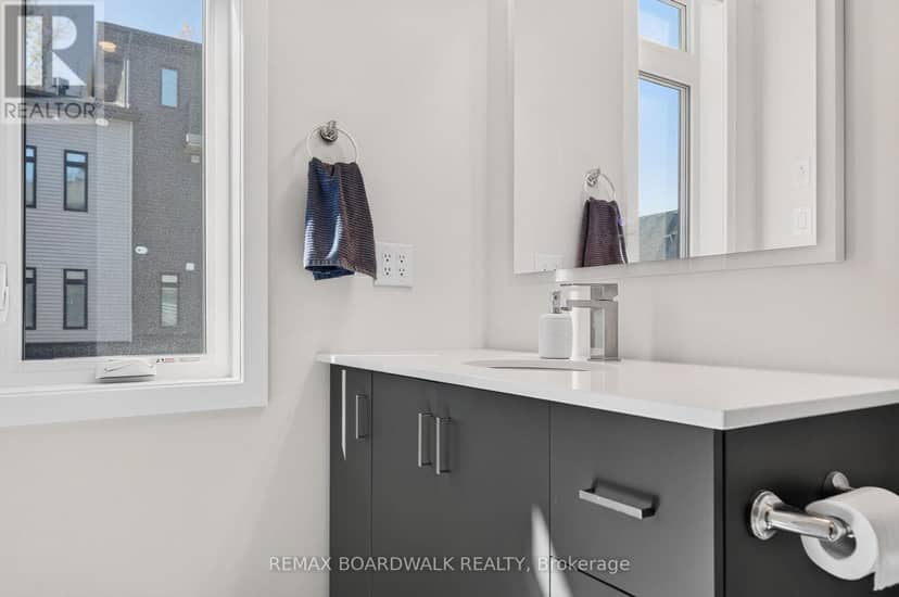 58 - 531 Crescendo Private — photo 33 of 40