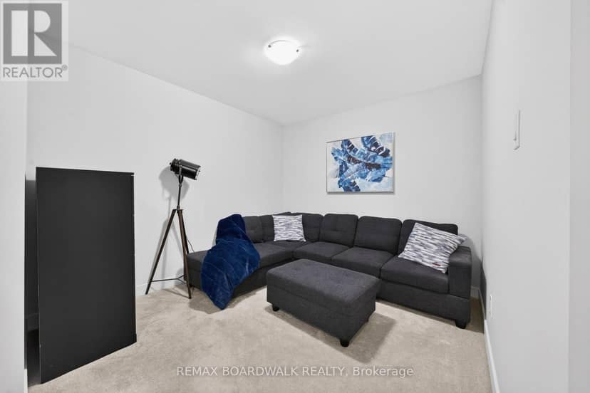 58 - 531 Crescendo Private — photo 36 of 40
