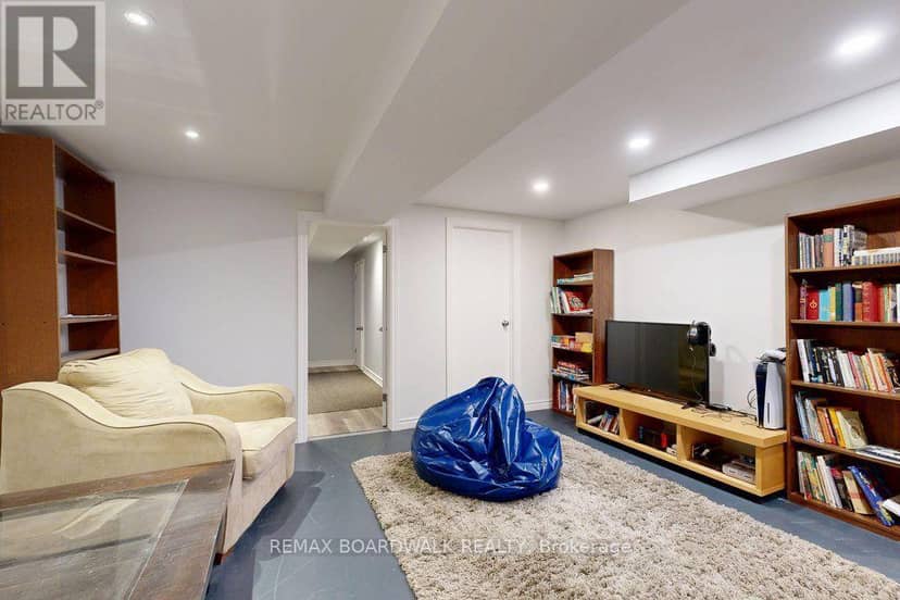 29 Southpark Drive — photo 36 of 40