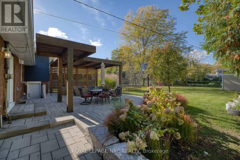 16 Woodington Crescent — photo 35 of 40