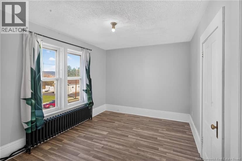 28 Dufferin Street — photo 18 of 37