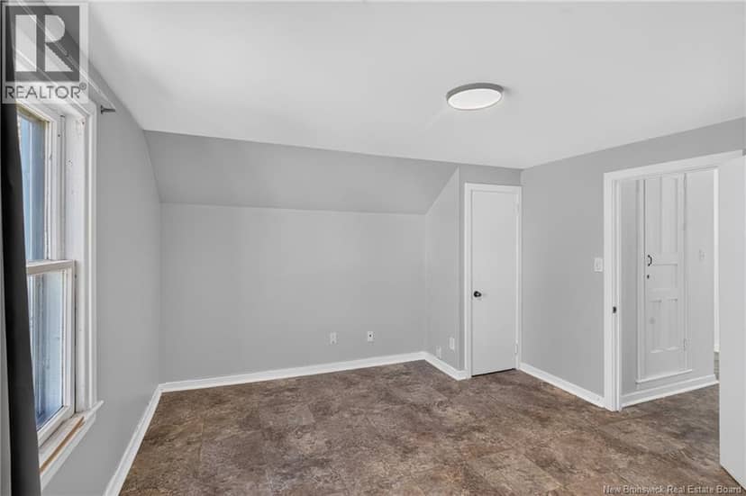 28 Dufferin Street — photo 31 of 37