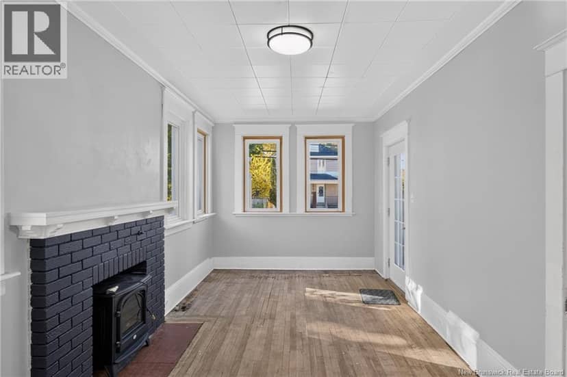 28 Dufferin Street — photo 9 of 37
