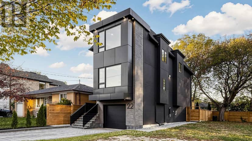 22 Verwood Avenue, Toronto, photo 2