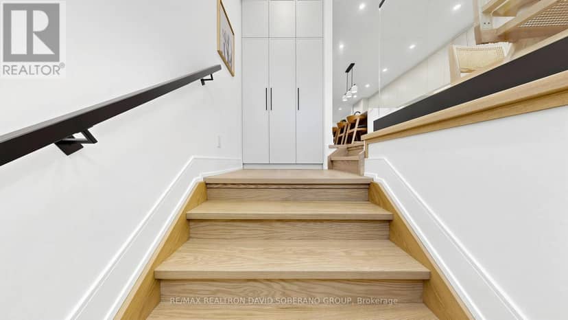 22 Verwood Avenue, Toronto, photo 4