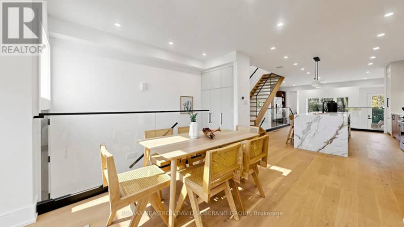 22 Verwood Avenue, Toronto, photo 8