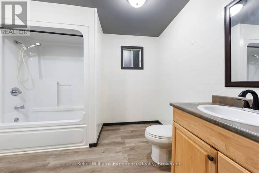 706 Simcoe Avenue — photo 20 of 40