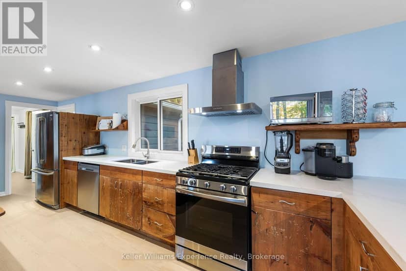 21 Lakeview Crescent — photo 15 of 40