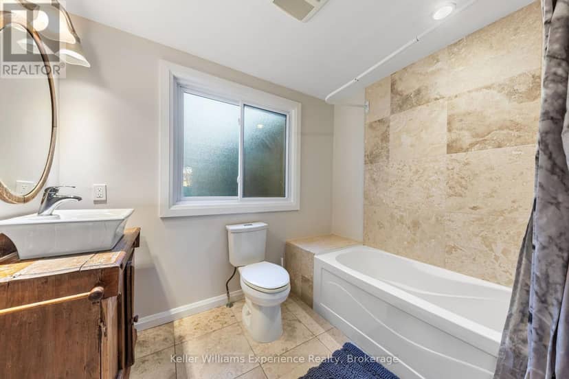 21 Lakeview Crescent — photo 22 of 40