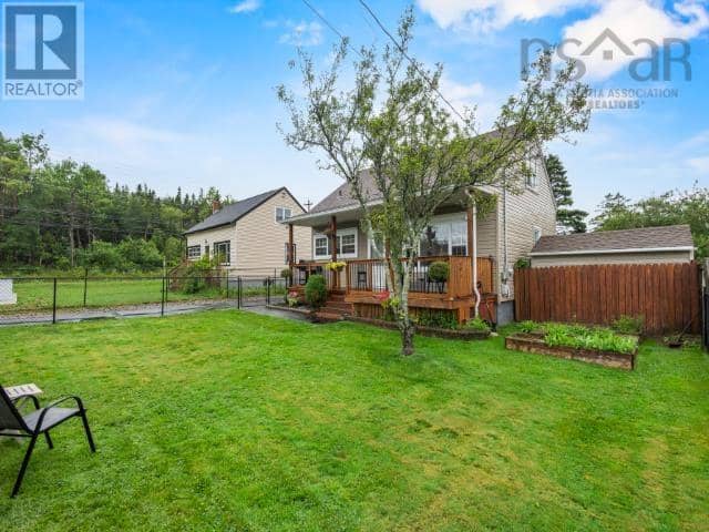 4 Elmdale Crescent — photo 10 of 40