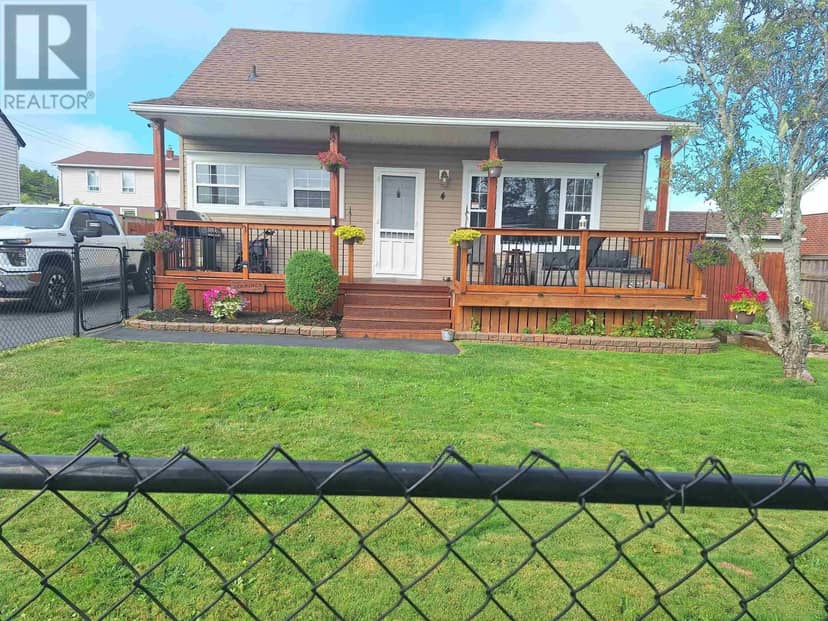 4 Elmdale Crescent — photo 2 of 40