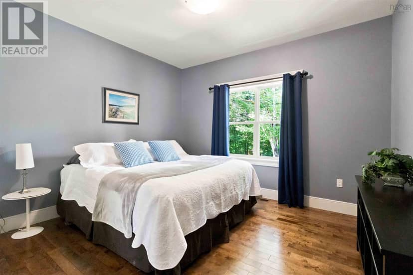 67 Glencairn Avenue — photo 20 of 40