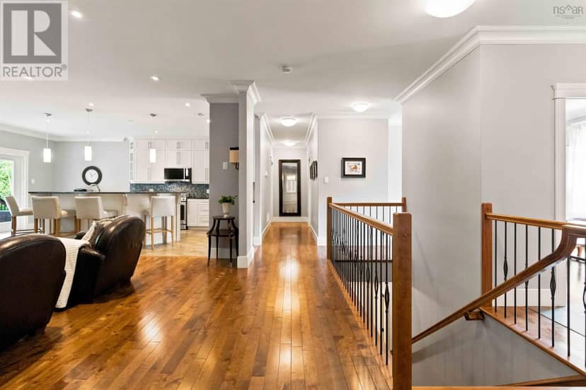 67 Glencairn Avenue — photo 22 of 40