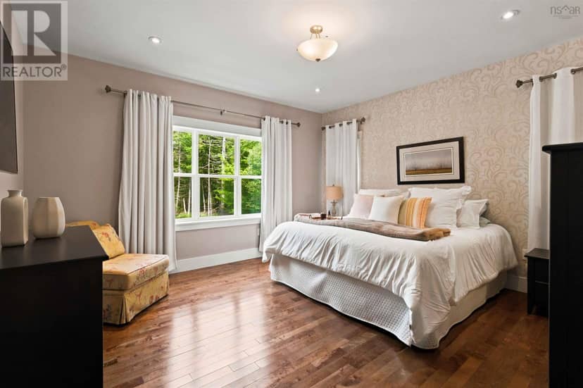 67 Glencairn Avenue — photo 24 of 40
